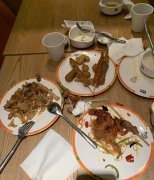  夜访京城餐厅：9人点10盘菜剩7盘