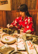 新晋日料排队王，料理姑娘十元寿司引起新一轮食尚潮流
