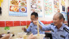 同吃“国庆面”，吃出幸福味儿，金山漕泾镇的这家小面馆有心