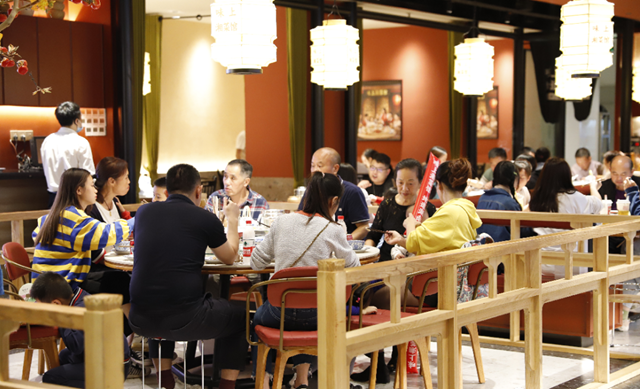 国庆假期湖南餐饮业迎全面复苏，“宴请热”一席难求