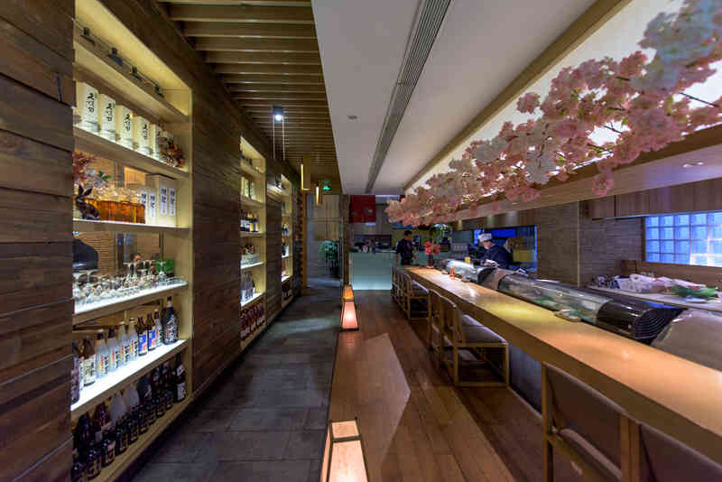 “回转寿司”不转了！日本寿司店大批倒闭，拉面馆倒闭数量创近20年来之最
