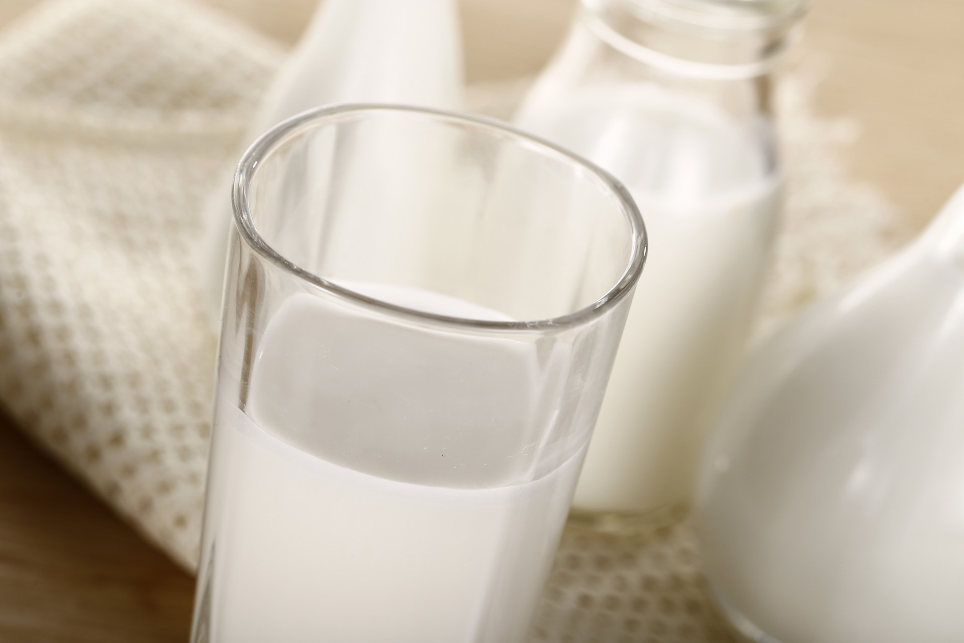 牛奶和豆浆哪个营养价值高