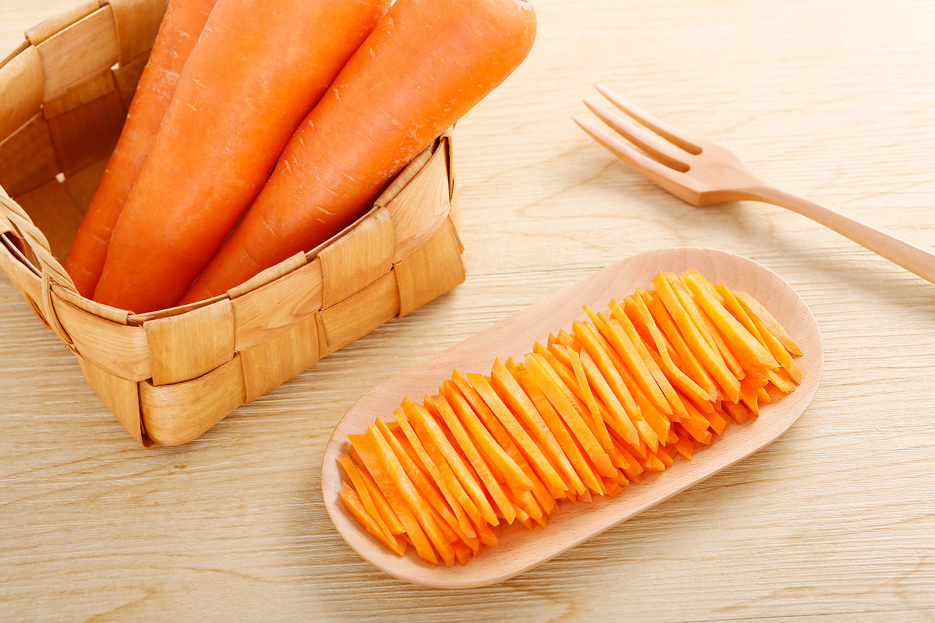 红萝卜和白萝卜哪个营养价值高