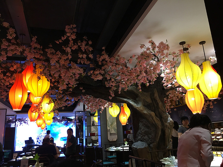 主打吴越风味的餐厅，店名和装修都既有吴越之地的韵味