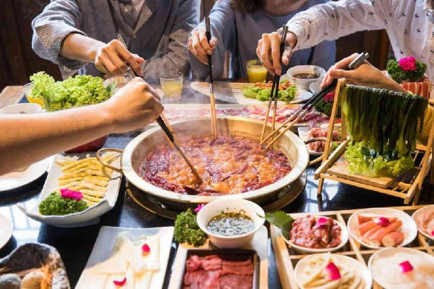 快手联合奥琦玮，打造“首届餐饮业火锅售卖直播秀”！