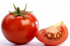 西红柿和螃蟹一起吃会中毒？