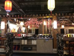 性价比很高的一家火锅店，室内装修古香古色，锅底是很纯正的重庆市口味